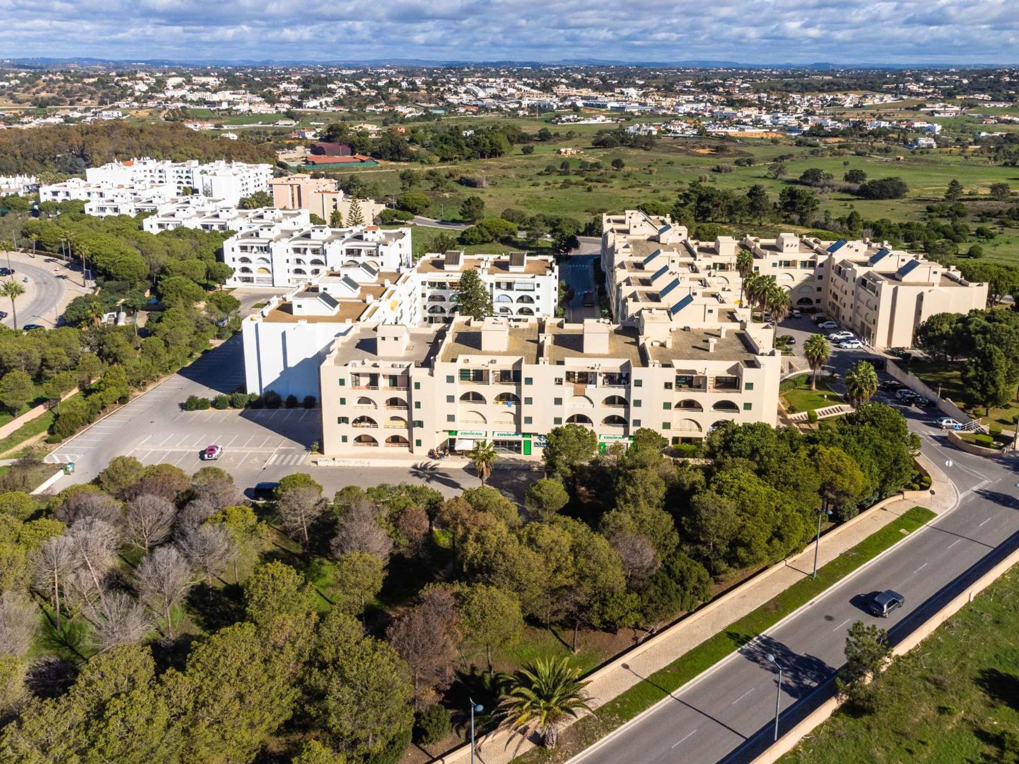 Salgados 1 Bedroom Apartment - 500M From The Beach Guia  Buitenkant foto