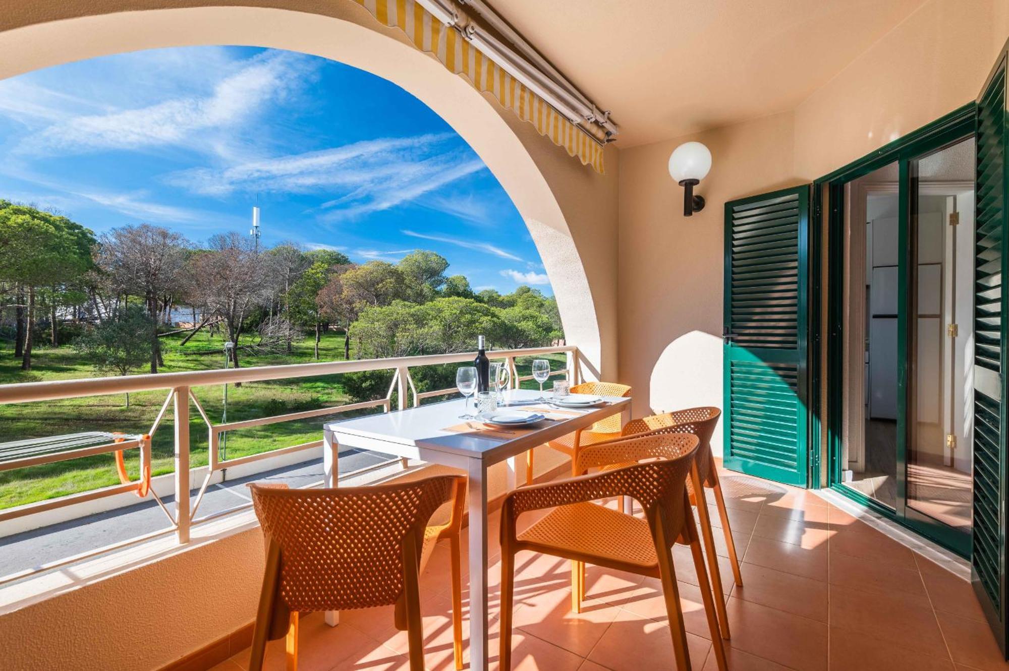 Salgados 1 Bedroom Apartment - 500M From The Beach Guia  Buitenkant foto