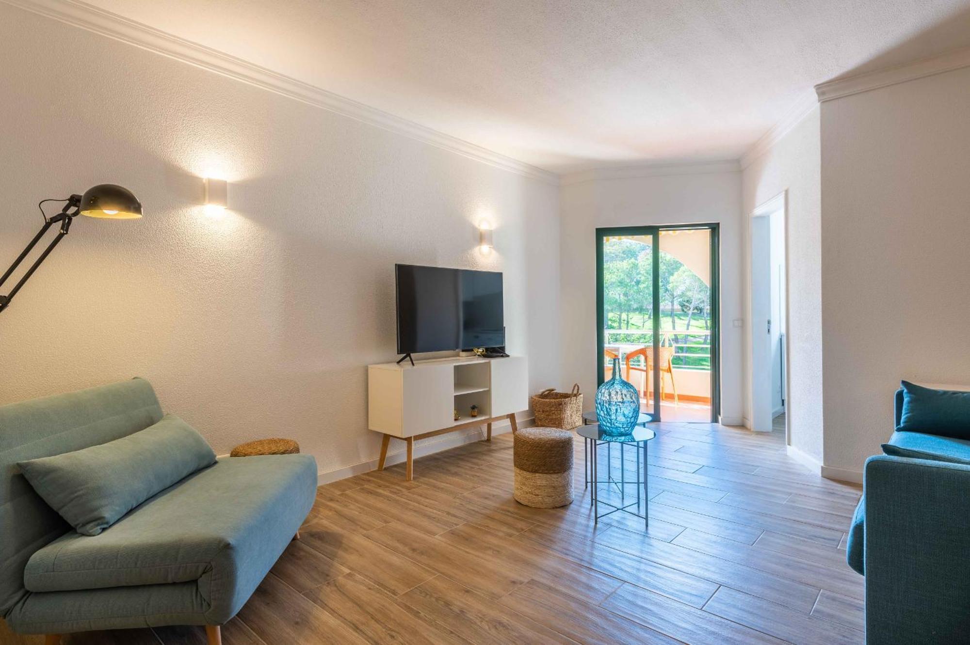 Salgados 1 Bedroom Apartment - 500M From The Beach Guia  Buitenkant foto