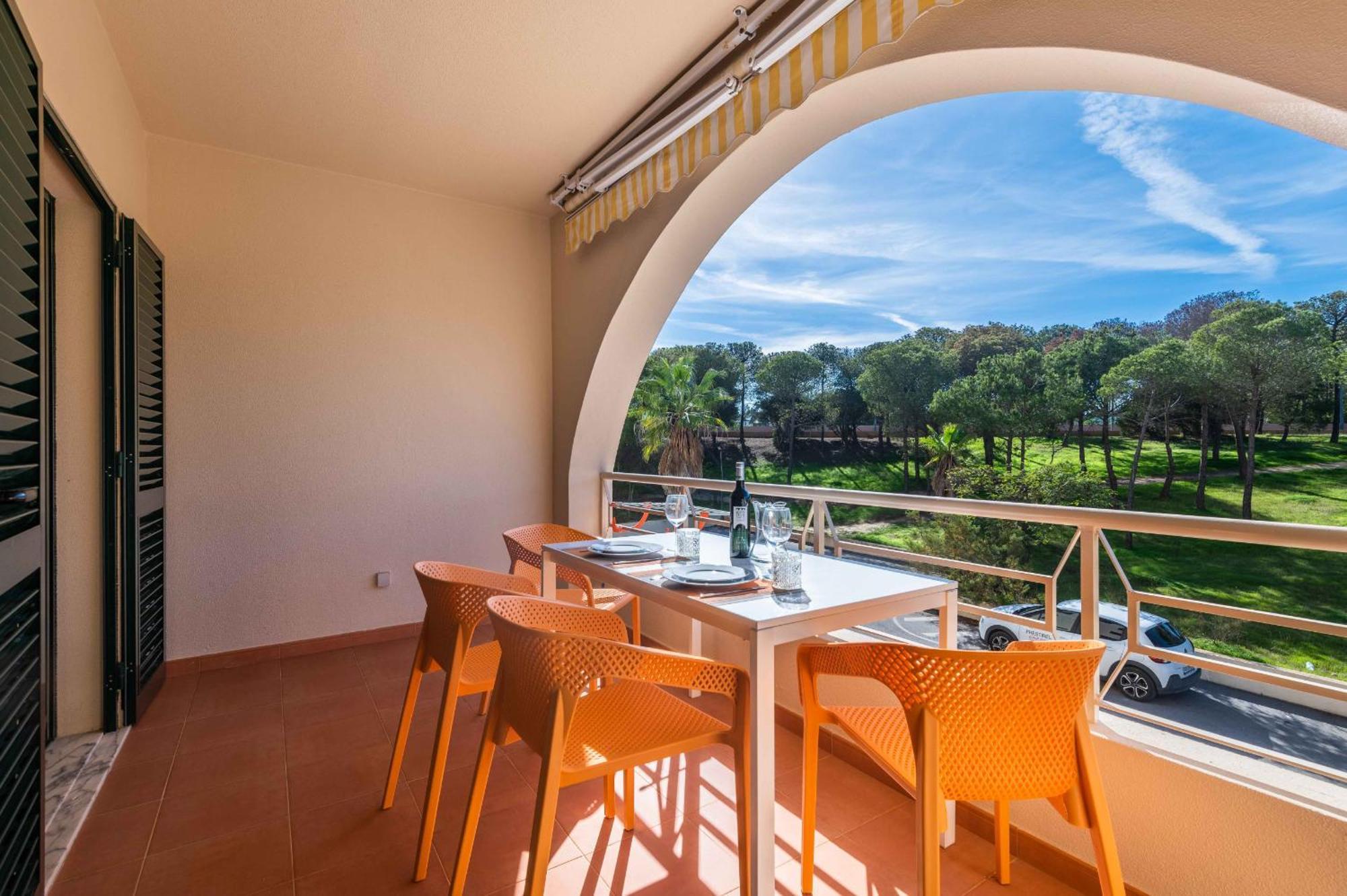 Salgados 1 Bedroom Apartment - 500M From The Beach Guia  Buitenkant foto