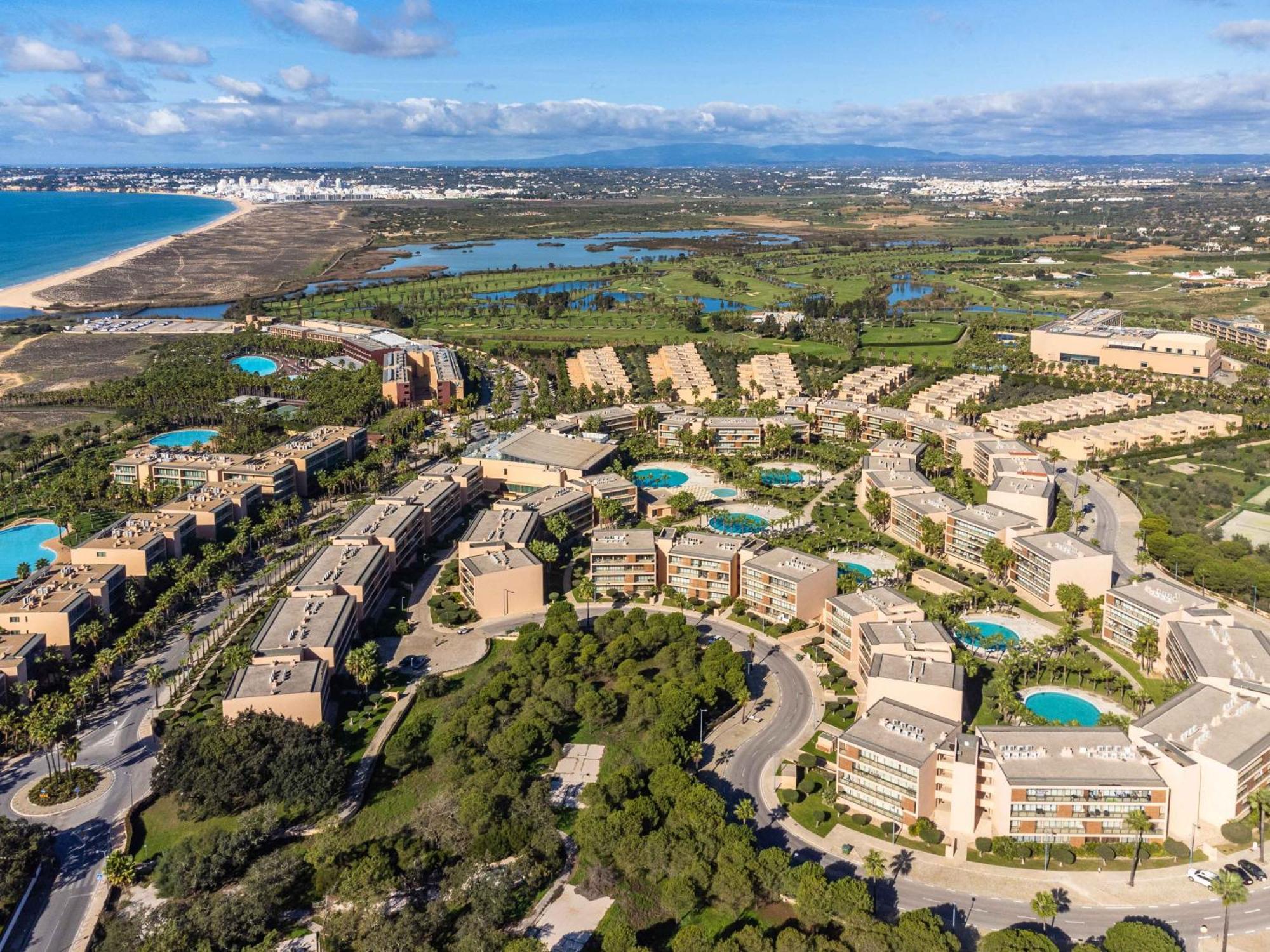 Salgados 1 Bedroom Apartment - 500M From The Beach Guia  Buitenkant foto