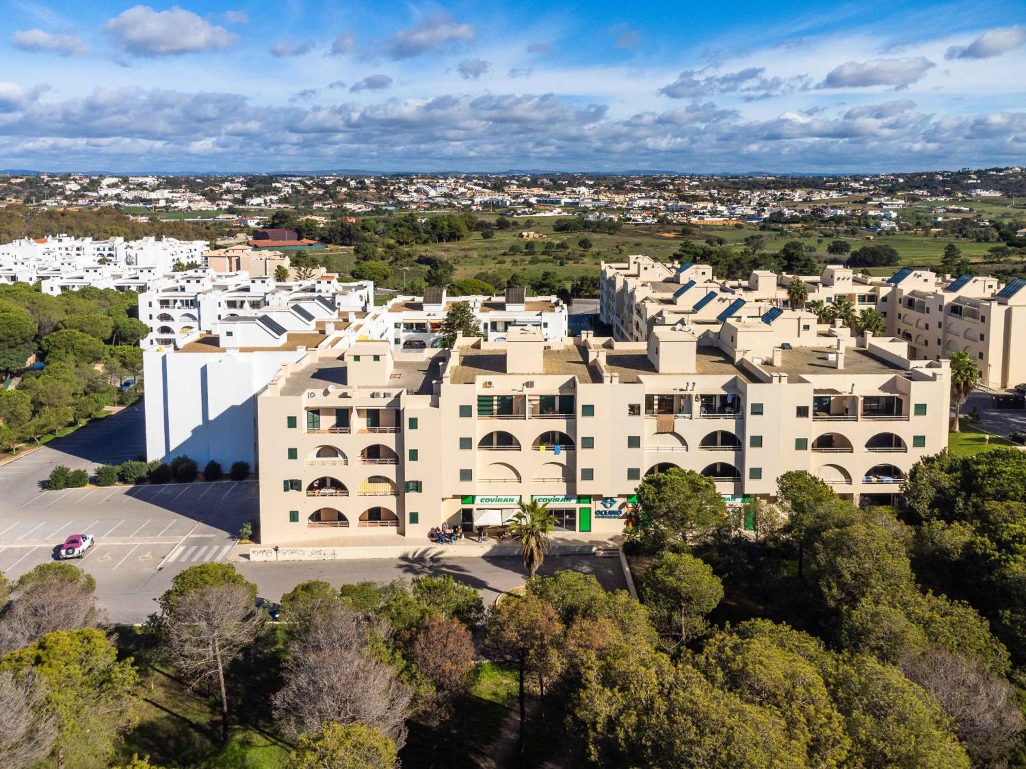 Salgados 1 Bedroom Apartment - 500M From The Beach Guia  Buitenkant foto