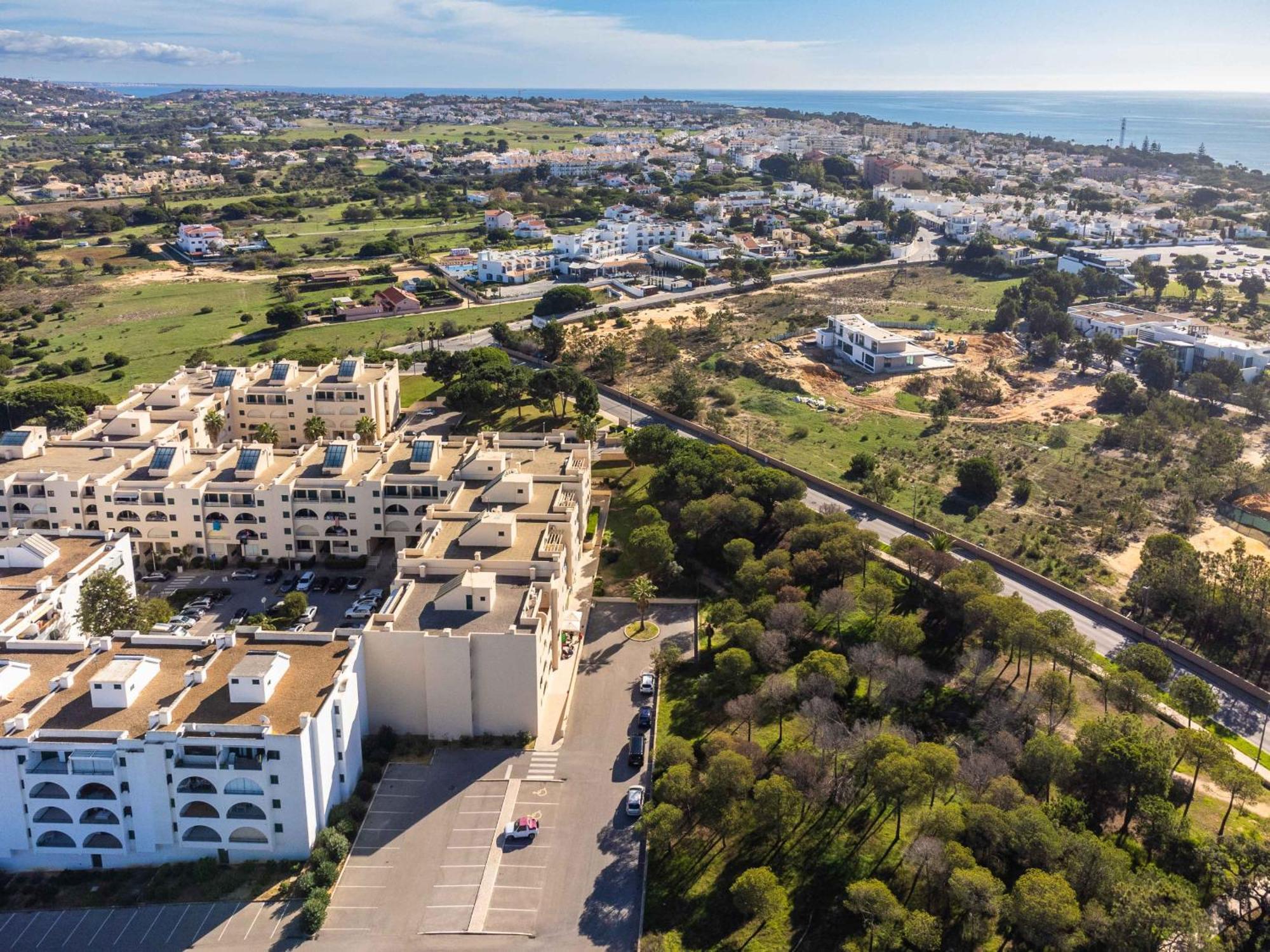Salgados 1 Bedroom Apartment - 500M From The Beach Guia  Buitenkant foto